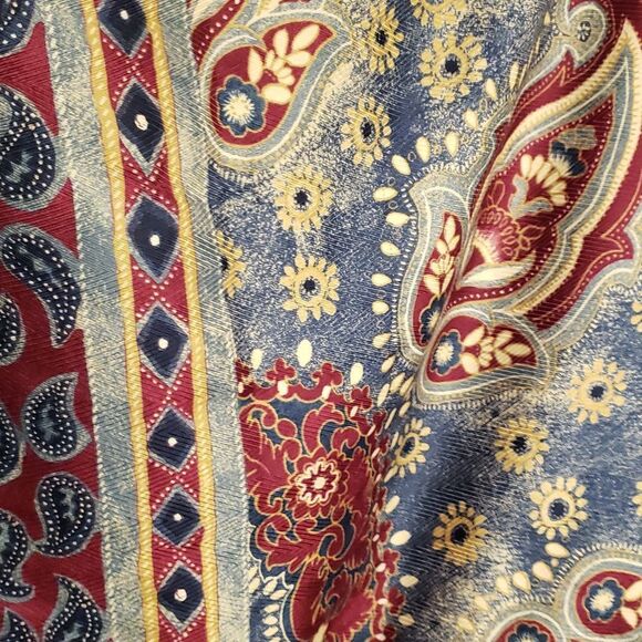 Vintage Silky Print Scarf – Large, Textured, Elegant Statement Piece - Picture 3 of 5